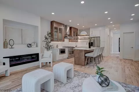 86 Watchung Ave #2, Montclair, NJ 07043