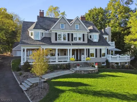 372 Up Mountain Ave, Montclair Twp, NJ 07043