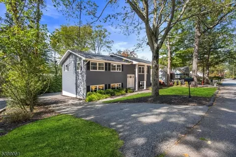 192 Mohawk Trl, Wayne, NJ 07470 photo 2
