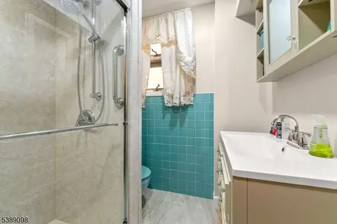 36 6th St, Harrison, NJ 07029 photo 31