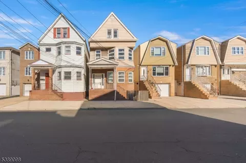 36 6th St, Harrison, NJ 07029 photo 2