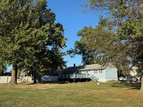 97 Howard Ave, Edison, NJ 08837 photo 4