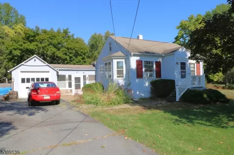 31 Kline Blvd, Whitehouse Station, NJ 08889