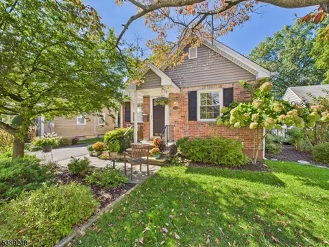 726 Stockton St, New Milford, NJ 07646