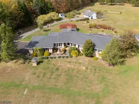 50 Sutton Rd, Lebanon, NJ 08833