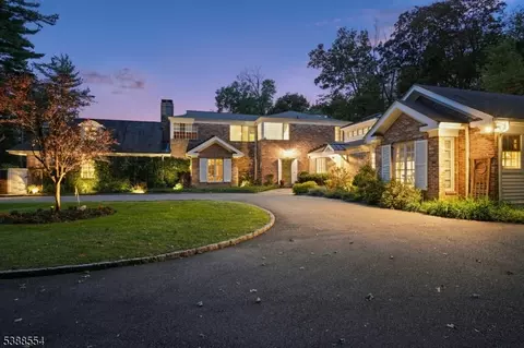 71 Treadwell Ave, Madison, NJ 07940