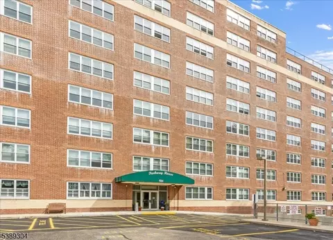 926 Bloomfield Ave #4M, Glen Ridge, NJ 07028