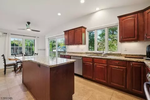 66 Fieldstone Dr, Springfield, NJ 07081 photo 12