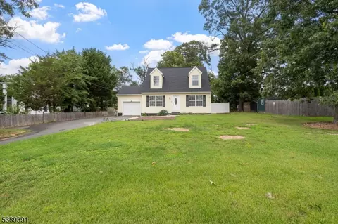 954 E Walnut Rd, Vineland, NJ 08360