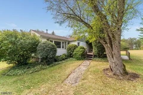 29 Allens Corner Rd, Flemington, NJ 08822