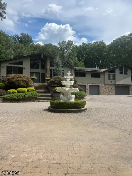 56 Old Mill Rd, Chester, NJ 07930