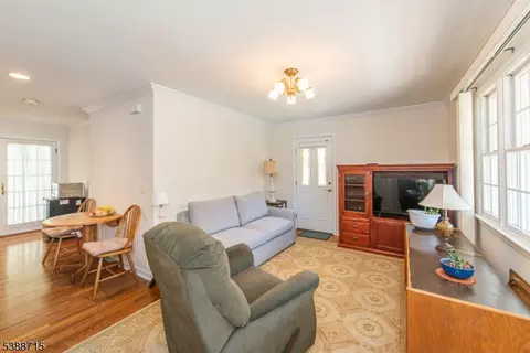 38 Stirling Ln, Wayne, NJ 07470 photo 12
