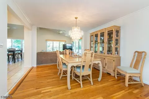 38 Stirling Ln, Wayne, NJ 07470 photo 4