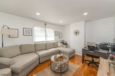 38 Stirling Ln, Wayne, NJ 07470 photo 19