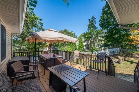 38 Stirling Ln, Wayne, NJ 07470 photo 28