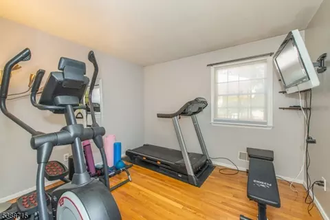38 Stirling Ln, Wayne, NJ 07470 photo 22