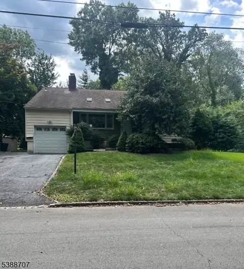 31 Woodbrook Cir, Westfield, NJ 07090