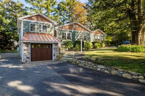 45 Hillside Ave, Stockholm, NJ 07460