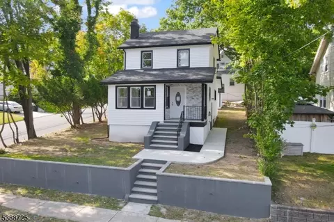 1470 Gaylord Ter, Teaneck, NJ 07666