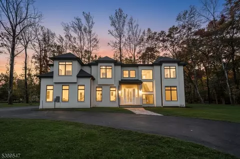 794 Blauvelt St, River Vale, NJ 07675
