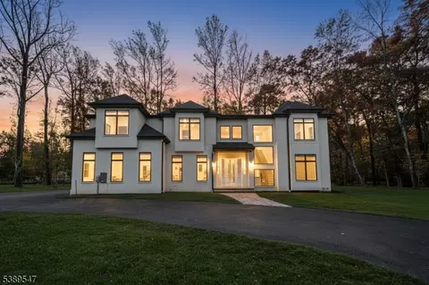 794 Blauvelt St, River Vale, NJ 07675