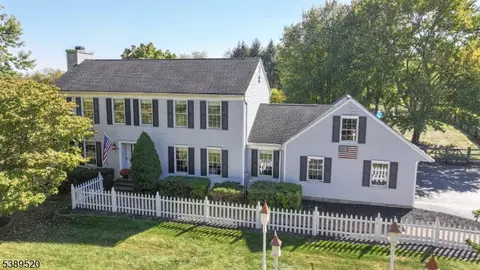 21 Church Rd, Milford, NJ 08848