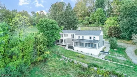 49 Mount Pleasant Rd, Columbia, NJ 07832
