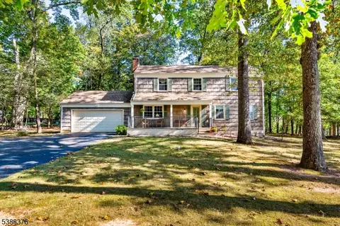 93 Windy Willow Way, Somerville, NJ 08876