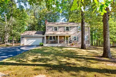93 Windy Willow Way, Somerville, NJ 08876