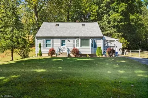 677 Water St, Belvidere, NJ 07823