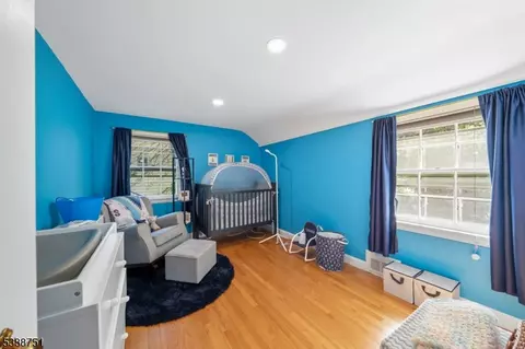 Bedroom - 68 Colfax Rd, Springfield, NJ 07081 photo 4 of 5