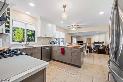 433 Hancock St, Middlesex, NJ 08846 photo 8