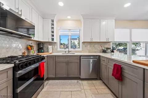 433 Hancock St, Middlesex, NJ 08846 photo 9