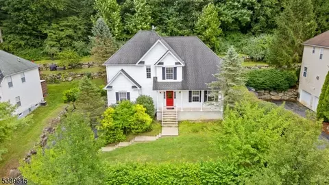 7 Poplar Ct, Hackettstown, NJ 07840