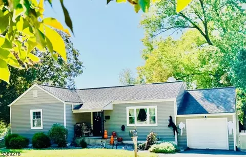 33 Highland Ave, Dover, NJ 07801