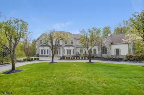 39 Van Holten Rd, Basking Ridge, NJ 07920