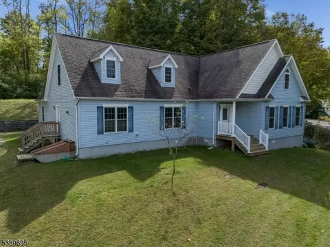 444 W Hill Rd, Glen Gardner, NJ 08826