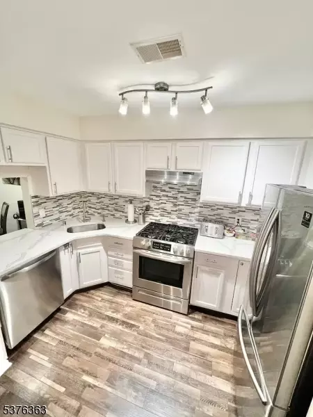 118 Irvine Turner Blvd, Newark, NJ 07103