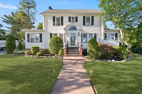91 Minnisink Rd, Totowa, NJ 07512