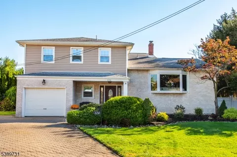 124 Thanksgiving Ln, Clifton, NJ 07013
