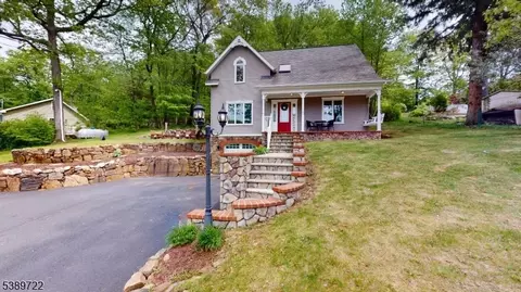 56 Minnisink Rd, Lake Hopatcong, NJ 07849