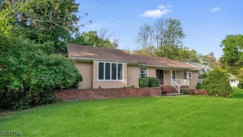7 Carleen Ct, Summit, NJ 07901