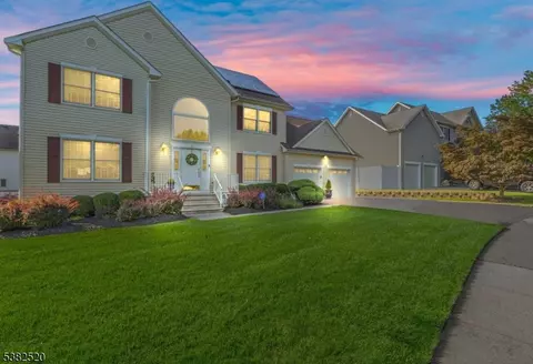 3 Mcneal Ct, West Orange, NJ 07052