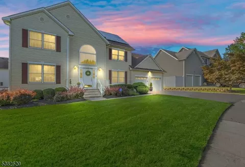 3 Mcneal Ct, West Orange, NJ 07052