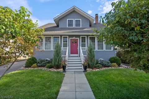 37 Hillside Ave, Mahwah, NJ 07430
