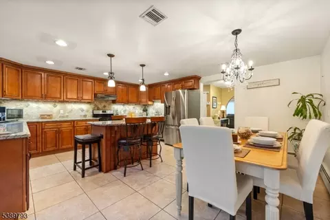 86 Hinchman Ave, Wayne, NJ 07470 photo 11