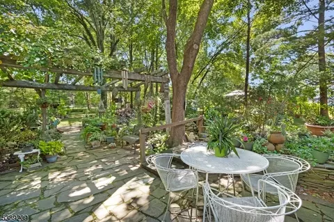 33 Maple Ave, Mendham, NJ 07945 photo 6