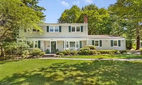 33 Maple Ave, Mendham, NJ 07945 photo 2