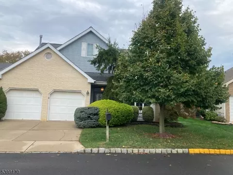 12 Wintons Way, Monroe Township, NJ 08831
