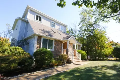 68 Horseneck Rd, Montville, NJ 07045